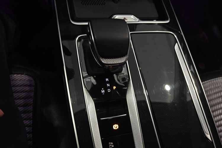 红旗HS5 2023款 2.0T 旗享Pro版局部细节18