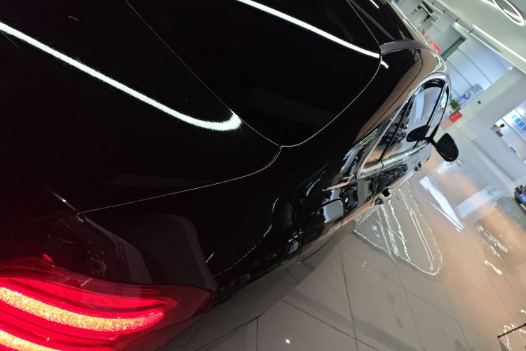 奔驰E级 2019款 E 260 L车身外观6005