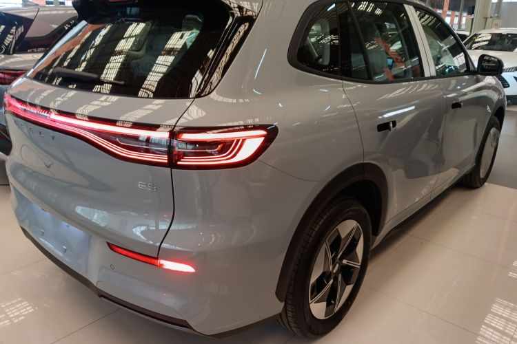 吉利银河 银河E5 2026款 530km 启航版车身外观6005