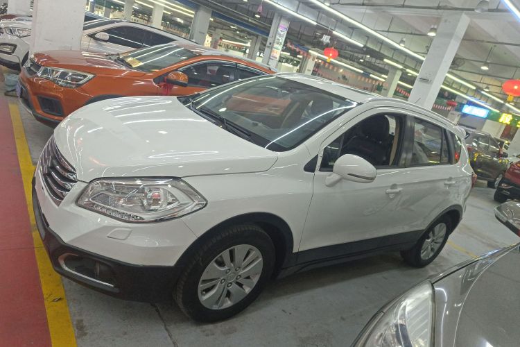 铃木 锋驭 2014款 1.6L CVT两驱精英型车身外观4