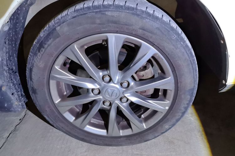 北汽威旺M50F 2017款 1.5L 舒适型车身外观10