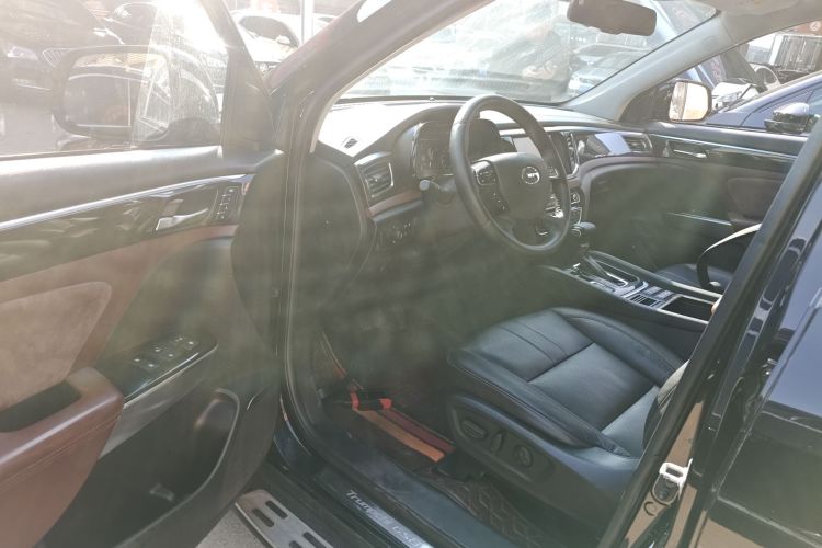 广汽传祺 传祺GS8 2017款 320T 两驱豪华智联版（七座）中控内饰20