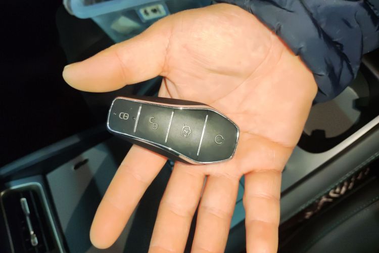 比亚迪 秦L 2025款 DM-i 智驾版 120KM领先型中控内饰7001