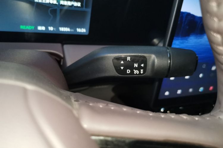 零跑汽车 零跑C11 2024款 增程 300尊享版中控内饰18