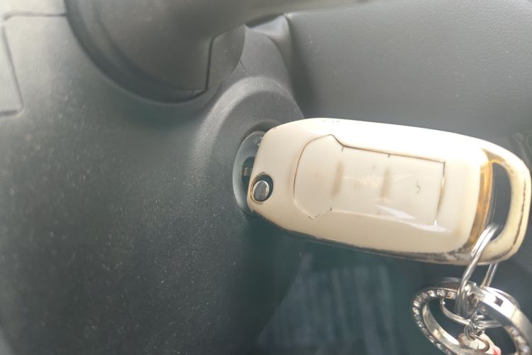 福特 福睿斯 2021款 1.5L 自动铂金版中控内饰11