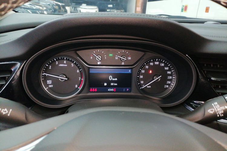 别克 君威 2024款 改款 25T 超享版中控内饰14