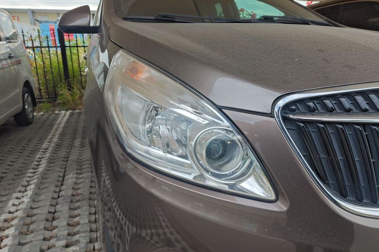 别克GL8 2017款 25S 舒适型 国V车身外观8