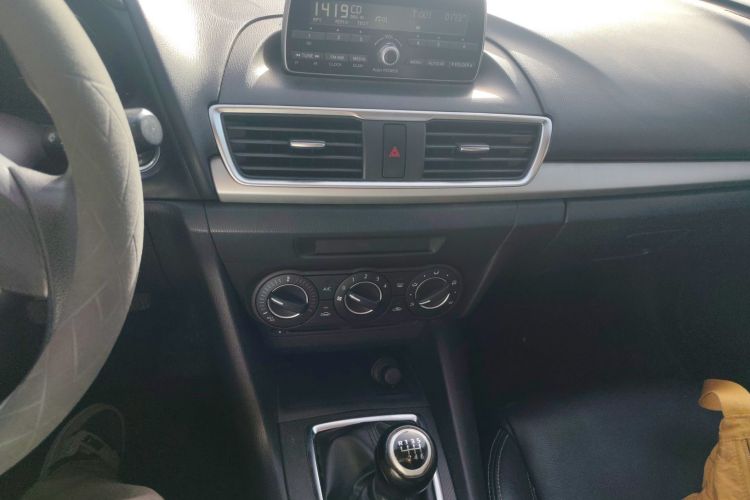 马自达3 昂克赛拉 2014款 三厢 1.5L 手动舒适型中控内饰16