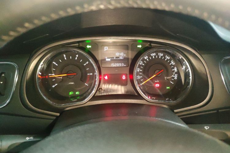 雪铁龙C3-XR 2015款 1.6L 自动先锋型局部细节14