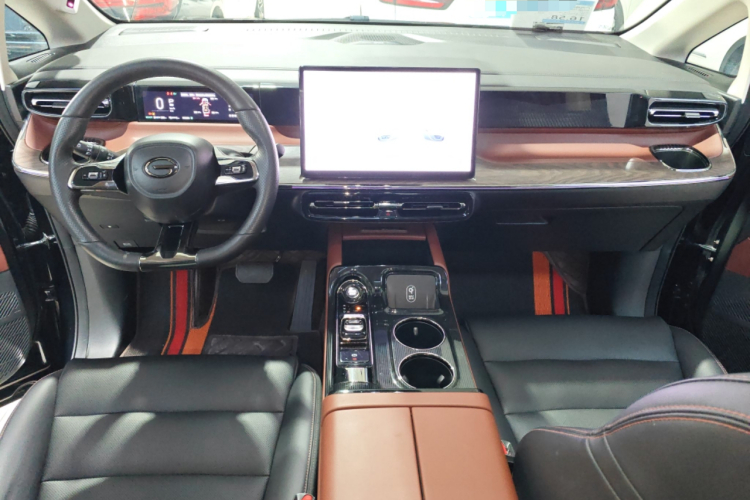 广汽传祺 传祺E8新能源 2024款 150km 龙腾光辉+中控内饰7002