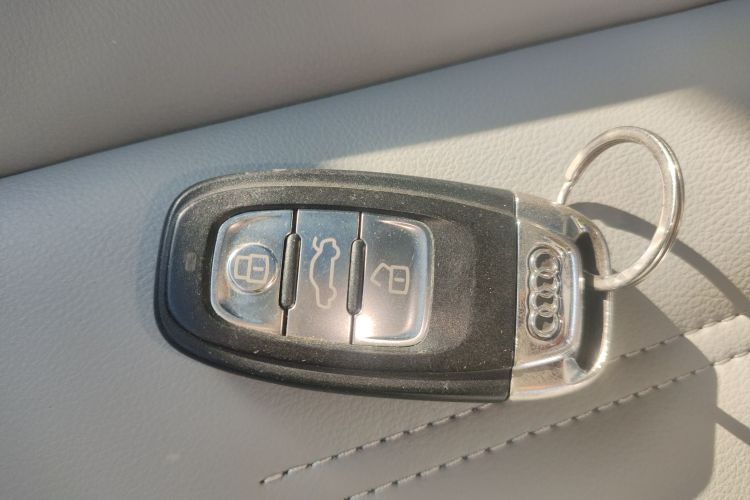 奥迪A6L 2014款 TFSI 标准型中控内饰11