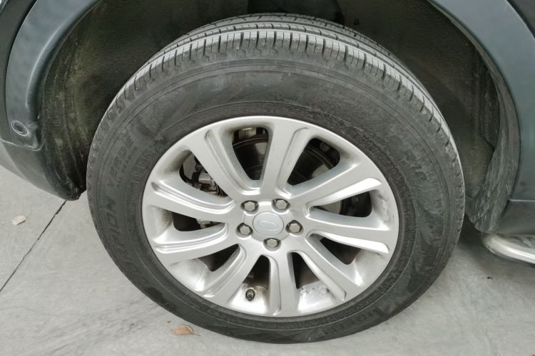 路虎 发现神行 2019款 240PS SE版 国VI车身外观6002