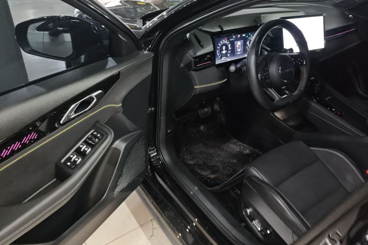 领克03 2023款 2.0TD DCT劲Halo中控内饰20