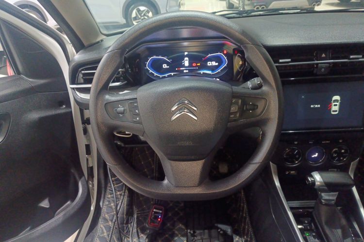 雪铁龙C3-XR 2021款 190THP DCT致尚版中控内饰13