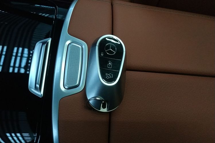 奔驰S级 2024款 改款 S 400 L 商务型中控内饰7001