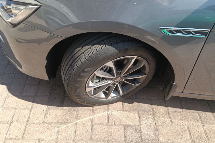 比亚迪 秦PLUS 2024款 荣耀版 DM-i 55KM领先型车身外观6007