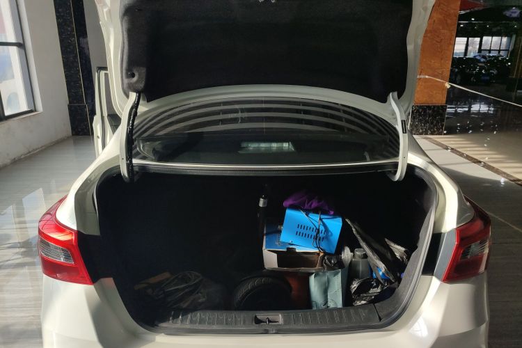 日产 轩逸 2024款 改款二 经典 1.6XE CVT舒适版机舱底盘23