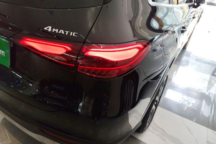 奔驰GLC 2023款 改款 GLC 260 L 4MATIC 动感型 5座车身外观9