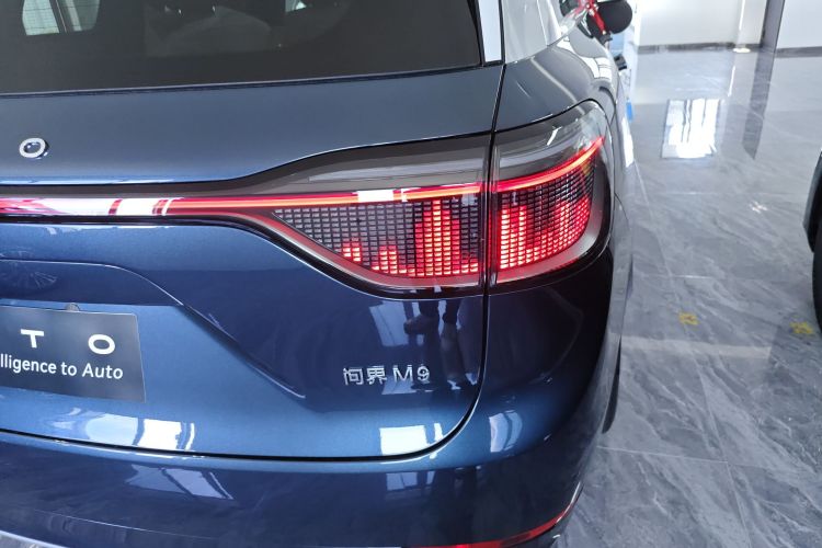 鸿蒙智行 问界M9 2025款 增程 Ultra版 52kWh 6座版车身外观6006