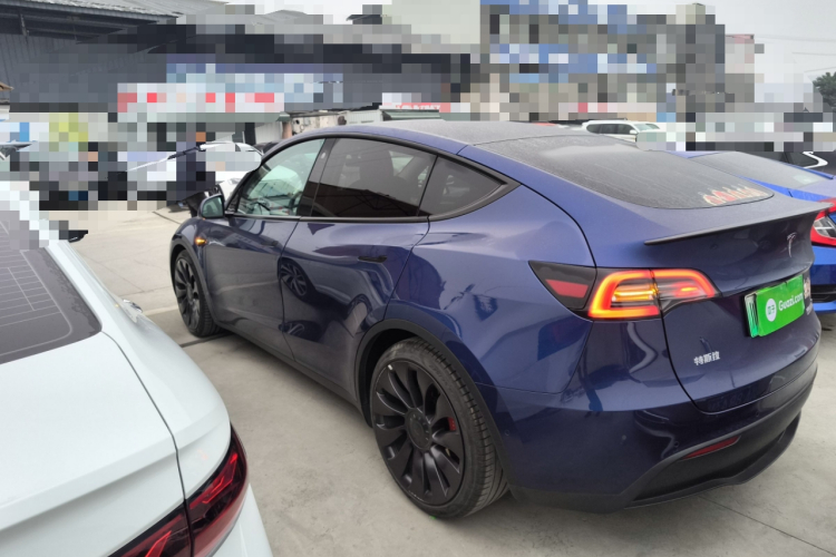 特斯拉 Model Y 2021款 Performance高性能全轮驱动版车身外观4