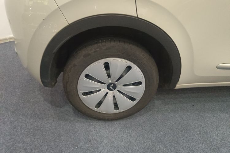 五菱汽车 五菱缤果 2023款 203km 轻享款车身外观6008