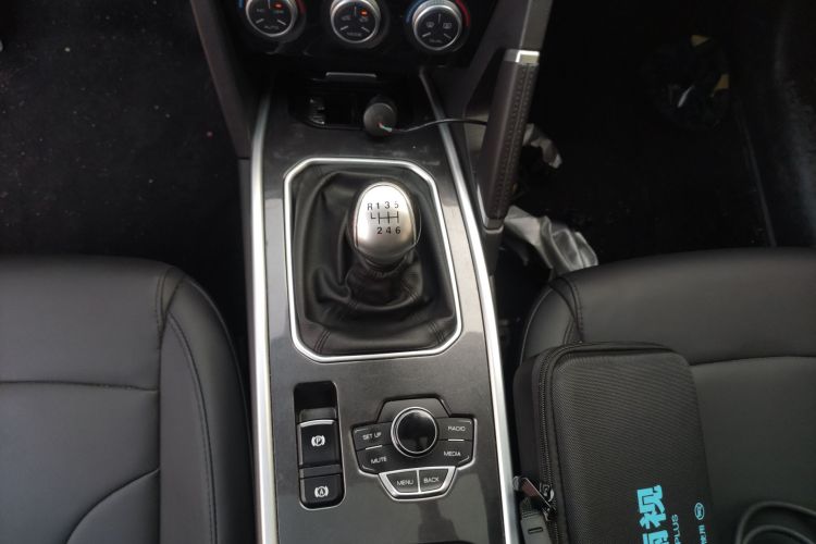 哈弗H6 2018款 红标 运动版 1.5T 手动两驱精英型中控内饰18