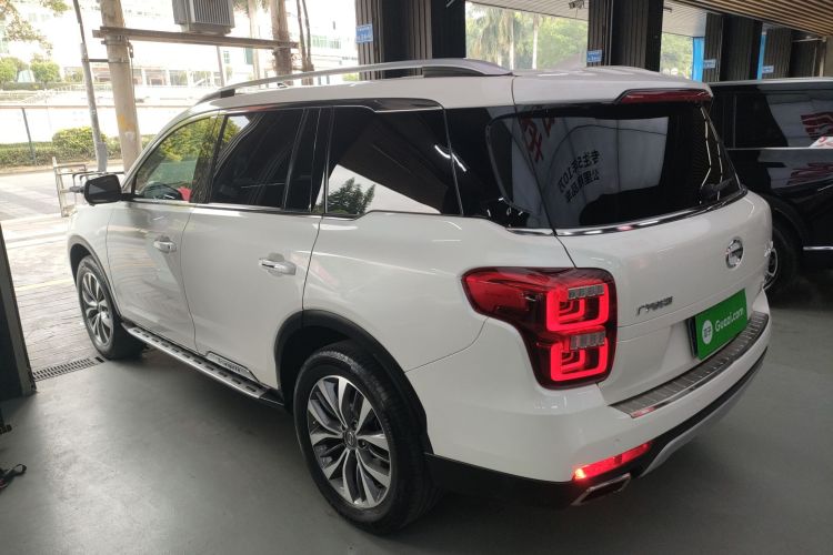 广汽传祺 传祺GS8 2017款 320T 两驱豪华智联版（七座）车身外观4