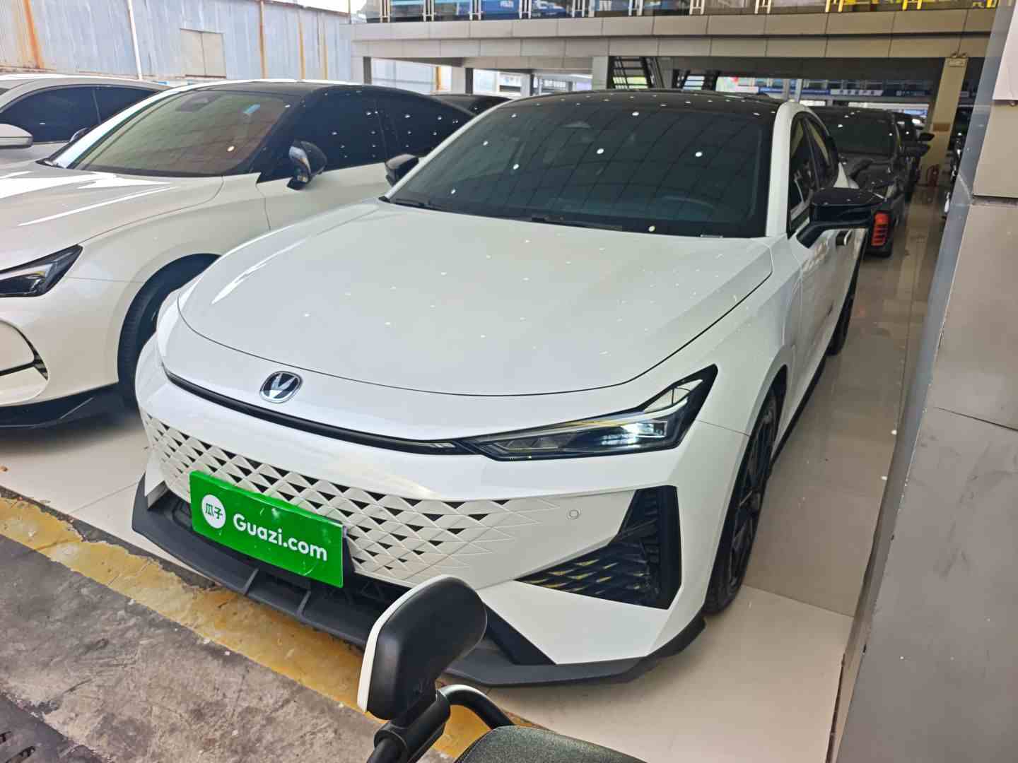 长安UNI-V 2024款 1.5T 尊贵型(2)