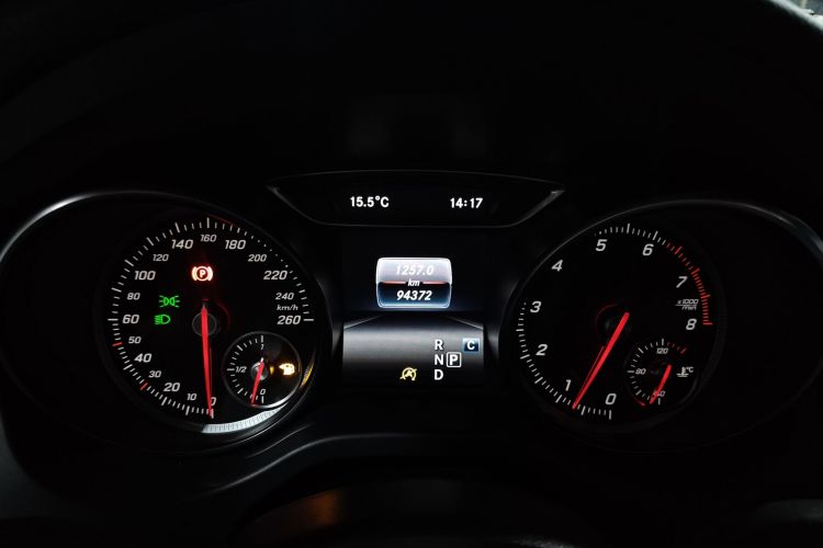 奔驰CLA 2017款 改款 CLA 200 动感型中控内饰14