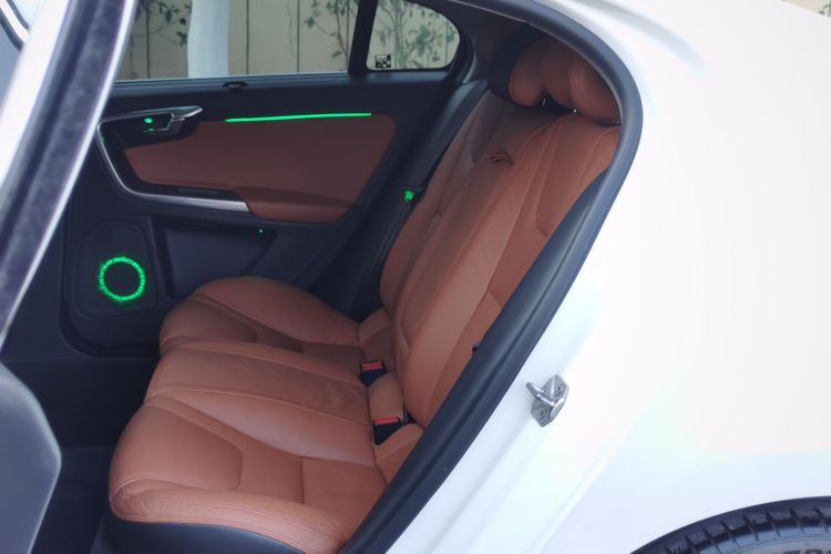 沃尔沃S60 2014款 S60L T5 智越版中控内饰21