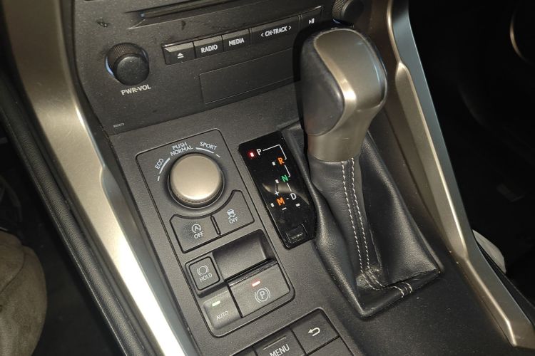 雷克萨斯NX 2015款 200 前驱 锋行版中控内饰18