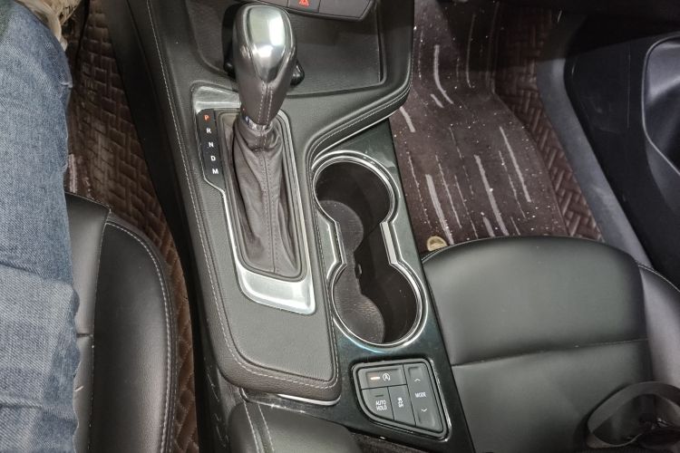 凯迪拉克CT4 2020款 28T 时尚型中控内饰18