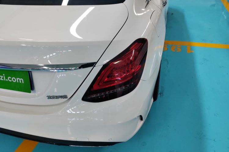 奔驰C级 2021款 C 260 L 运动星耀臻藏版车身外观9