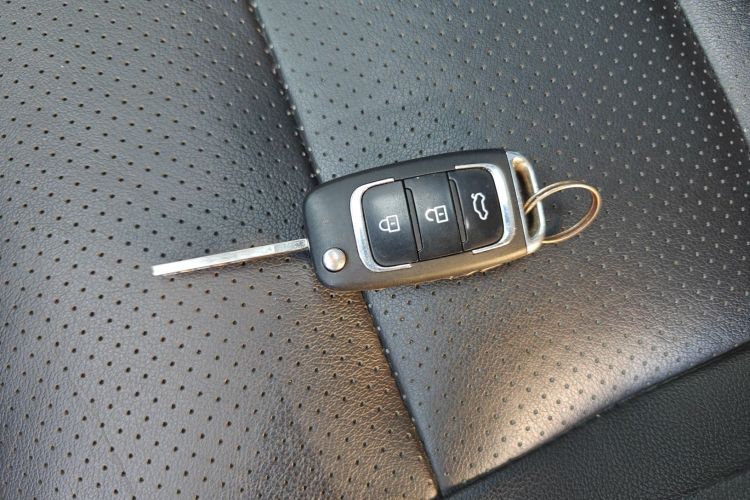 猎豹汽车 猎豹CS10 2015款 2.0T 手动卓越型中控内饰11