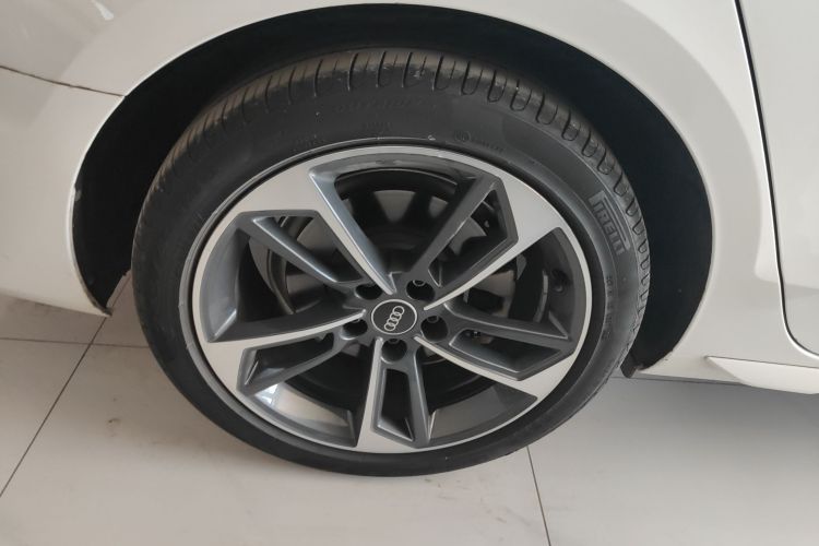 奥迪A4L 2023款 40 TFSI 时尚动感型车身外观6008