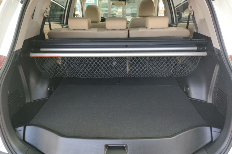 丰田 RAV4荣放 2015款 2.5L 自动四驱尊贵版机舱底盘23