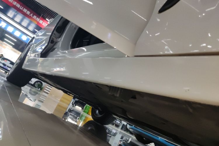 宝马3系GT 2019款 320i 时尚型局部细节9001