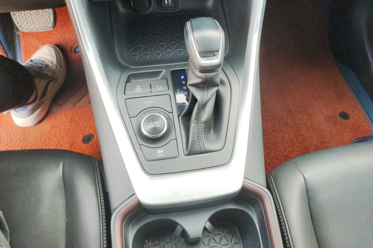 丰田 RAV4荣放 2021款 双擎 2.5L E-CVT四驱精英PLUS版中控内饰18