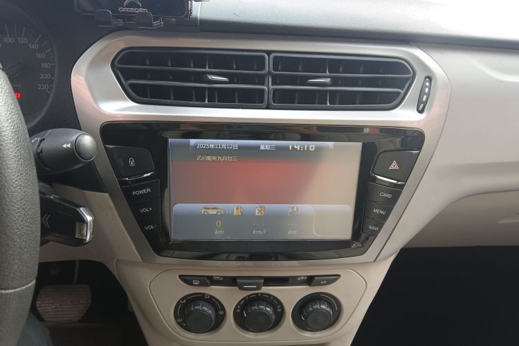 雪铁龙 爱丽舍 2015款 质尚版 1.6L 自动时尚型中控内饰16