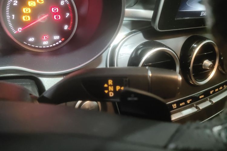 奔驰C级 2015款 改款 C 180 L 运动型局部细节18