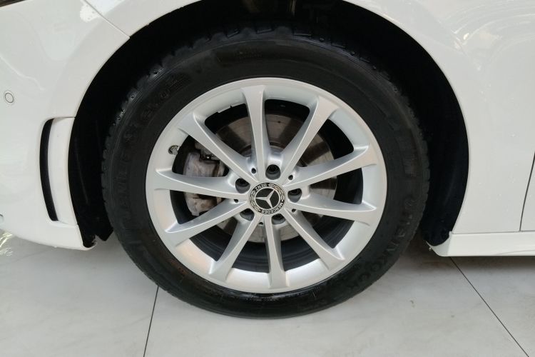 奔驰A级 2021款 A 200 L 运动轿车时尚型车身外观6007