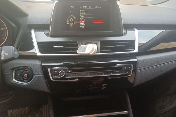 宝马2系旅行车 2016款 218i 运动设计套装中控内饰16