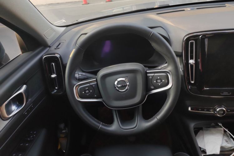 沃尔沃XC40 2023款 B4 四驱智远豪华版中控内饰13