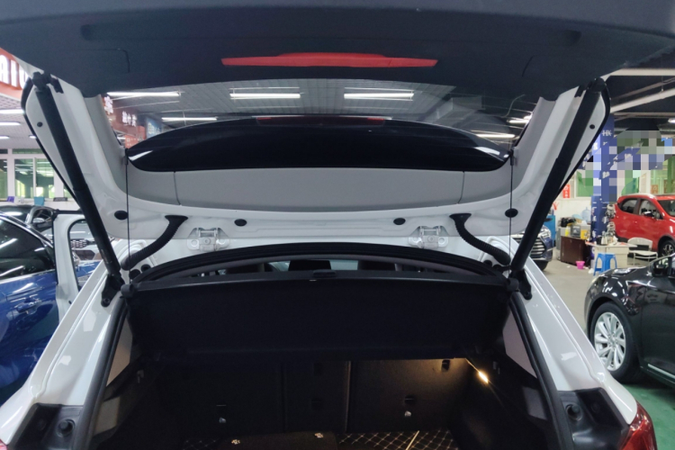 宝马X1 2020款 sDrive25Li 领先型机舱底盘23