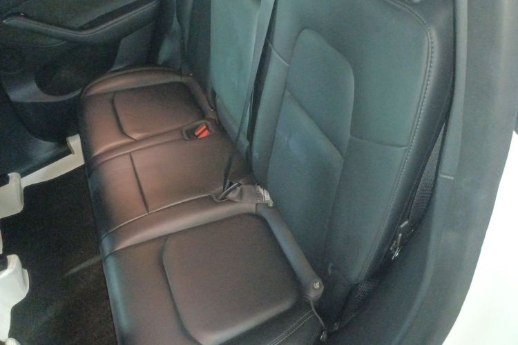 特斯拉 Model Y 2021款 标准续航后驱版中控内饰7004