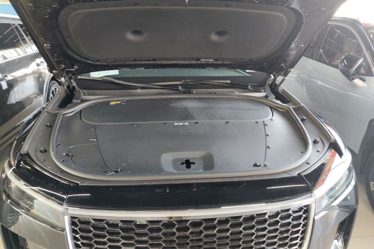 理想汽车 理想ONE 2021款 增程6座版机舱底盘24