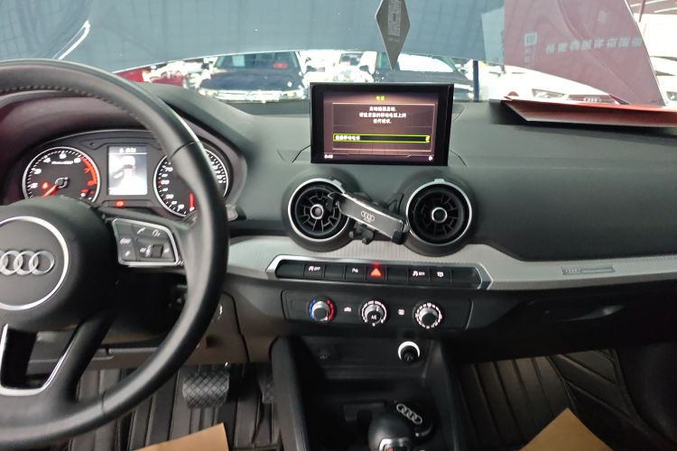 奥迪Q2L 2020款 35 TFSI 进取动感型中控内饰16