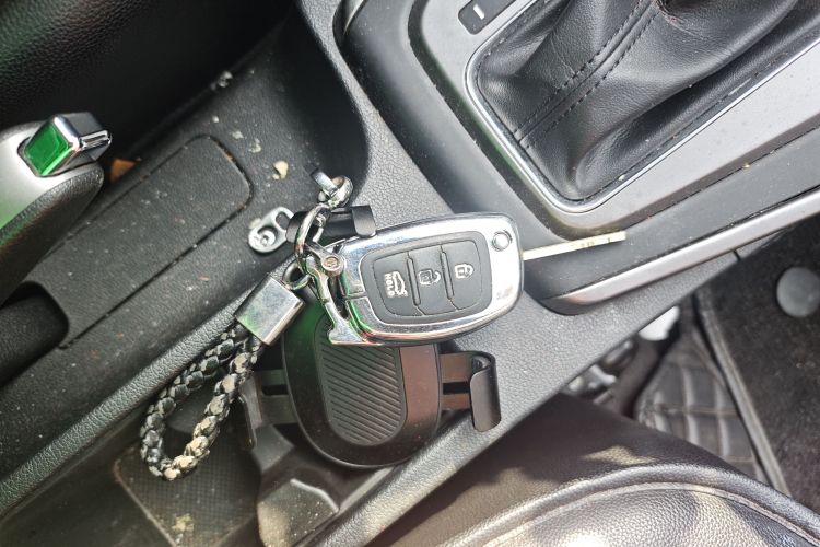 现代 朗动 2016款 1.6L 自动智能型中控内饰7001