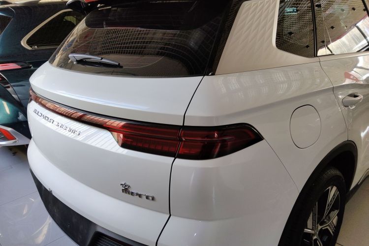 比亚迪 宋Pro新能源 2023款 冠军版 DM-i 110KM卓越型车身外观9