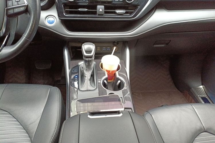 丰田 皇冠陆放 2021款 2.5L HEV四驱尊贵版中控内饰18